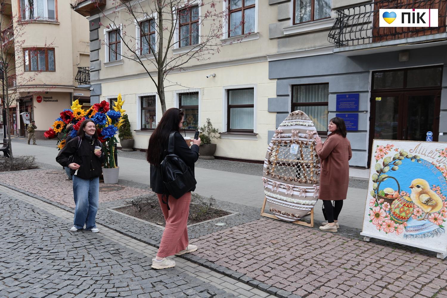 Люди Прикарпаття: святкові фотозони на Великдень в Івано-Франківську (ФОТО) 19 IMG 0017 resize
