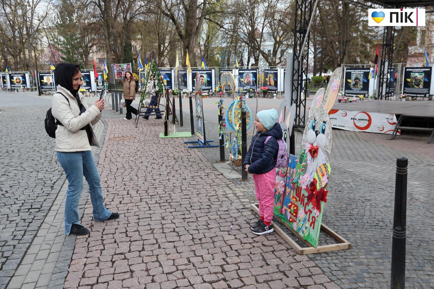 Люди Прикарпаття: святкові фотозони на Великдень в Івано-Франківську (ФОТО) 21 IMG 0021 resize 1