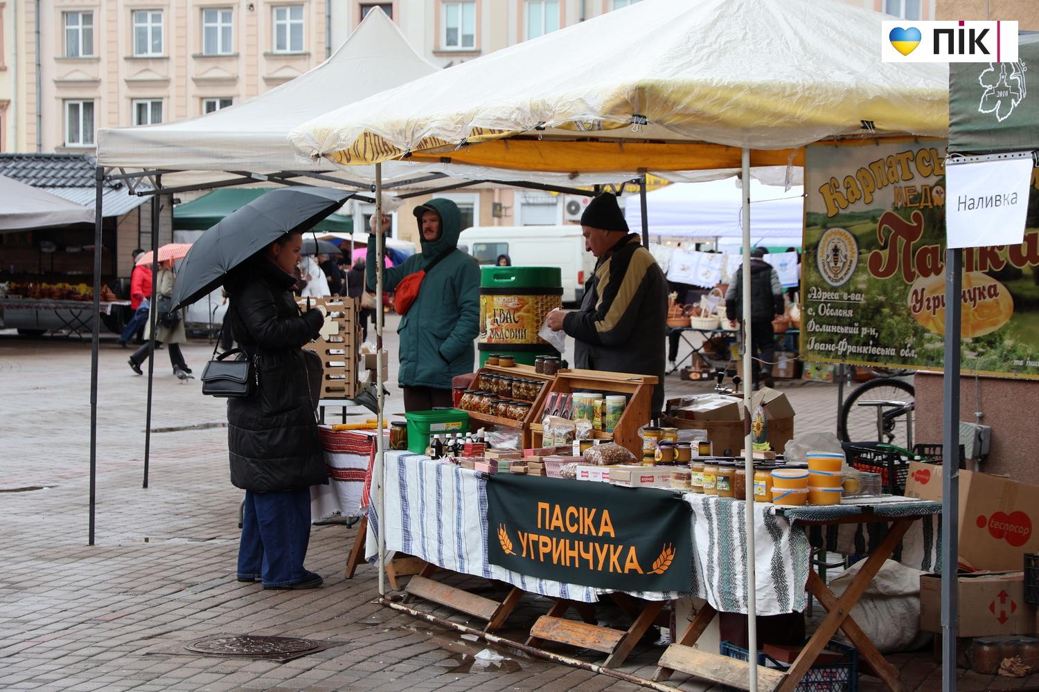 Люди Прикарпаття: на Великодньому ярмарку в Івано-Франківську (ФОТО) 14 IMG 0026 resize