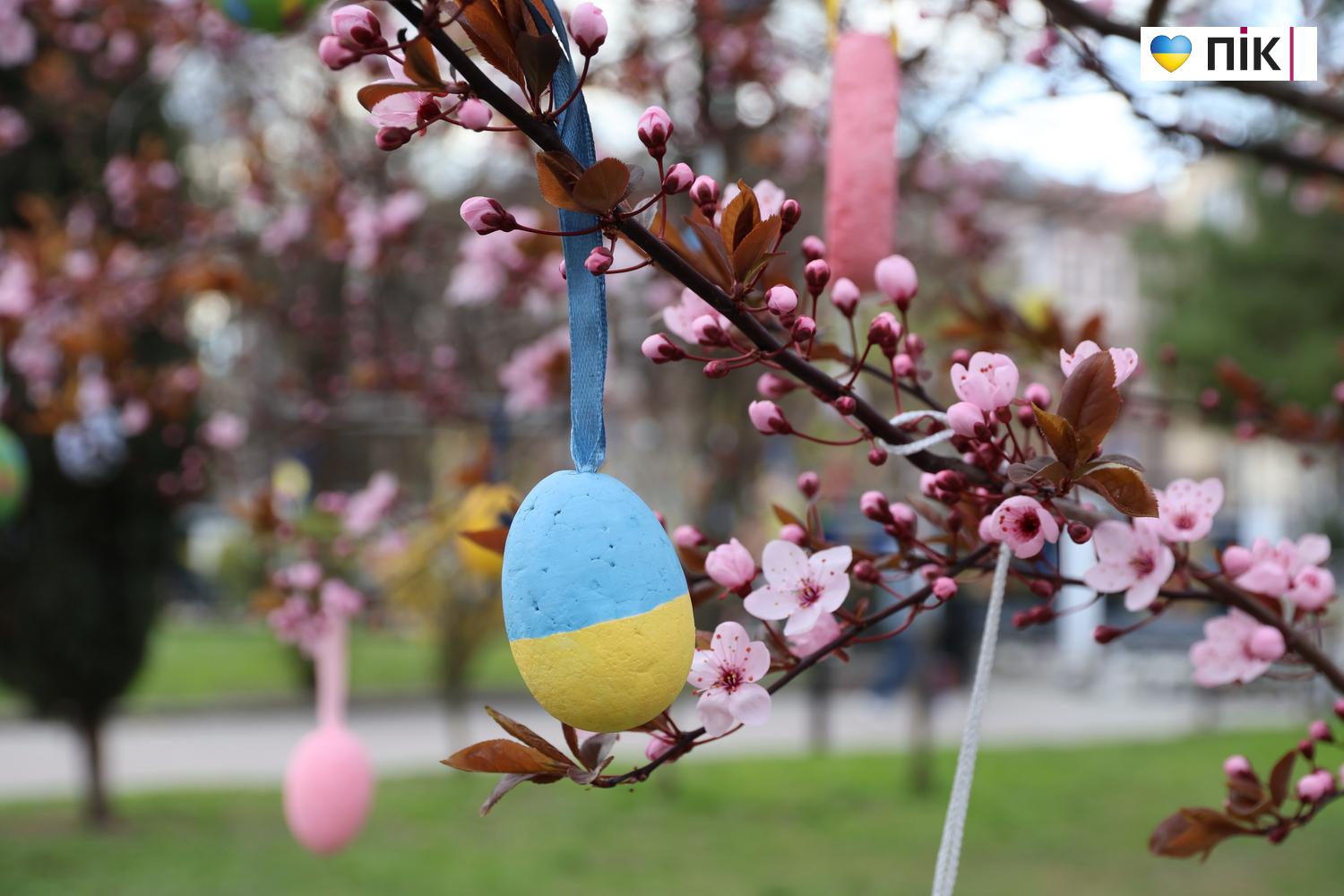 Люди Прикарпаття: святкові фотозони на Великдень в Івано-Франківську (ФОТО) 9 IMG 0029 resize