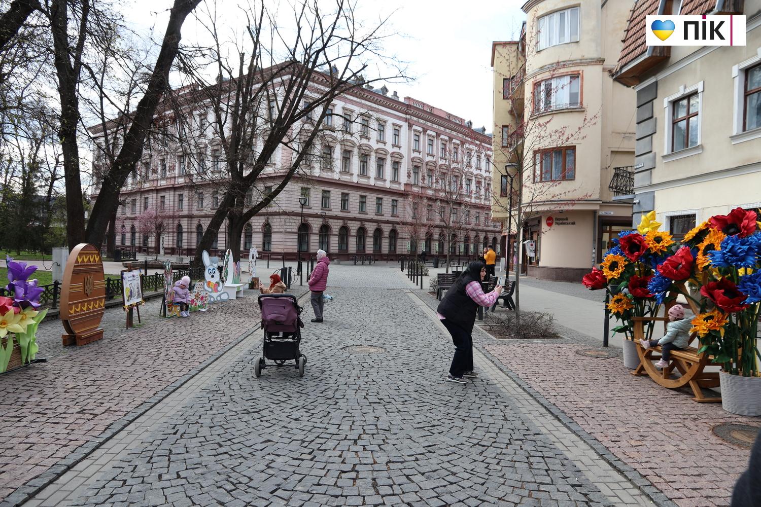 Люди Прикарпаття: святкові фотозони на Великдень в Івано-Франківську (ФОТО) 29 IMG 0041 resize 1
