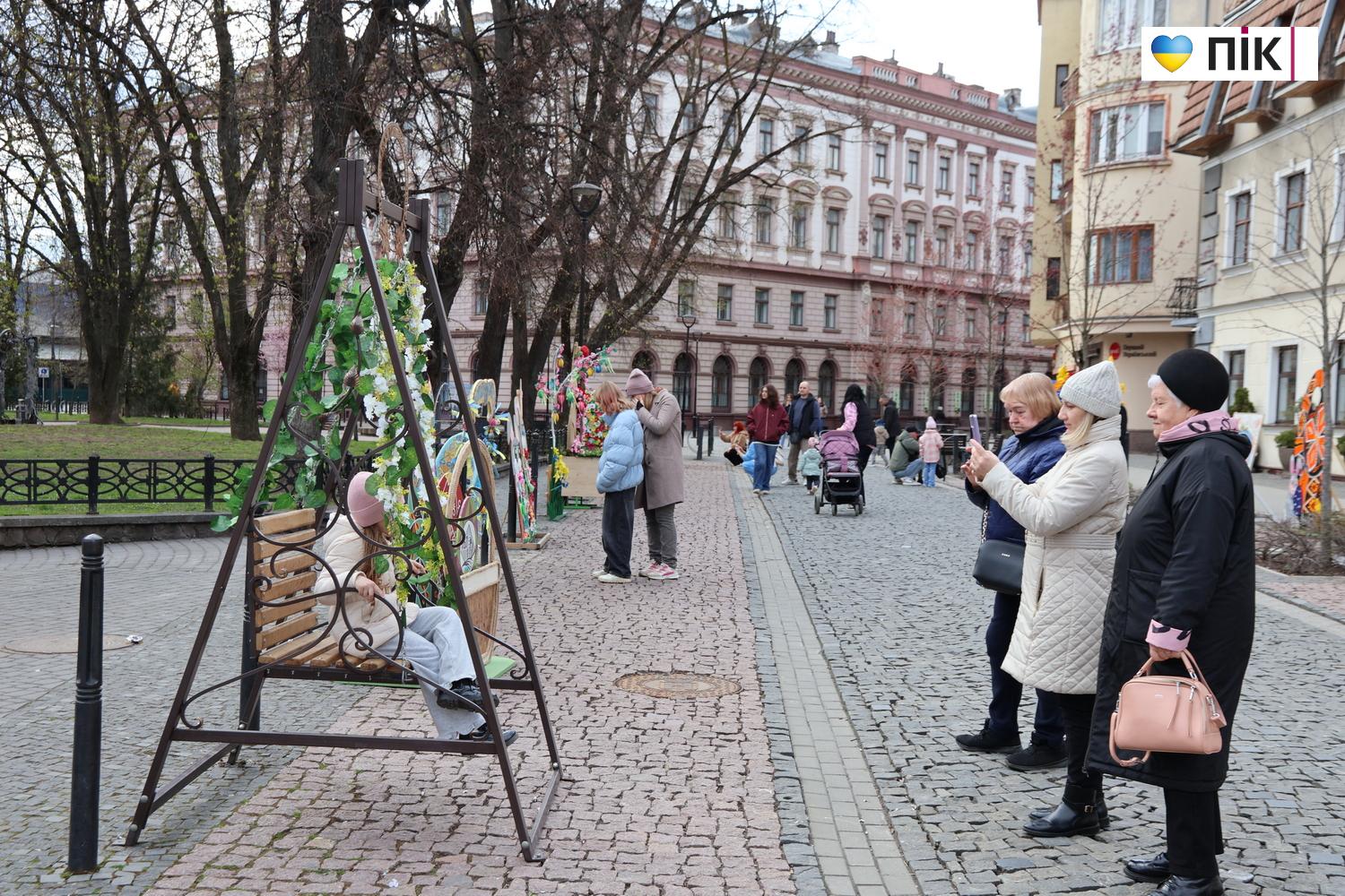 Люди Прикарпаття: святкові фотозони на Великдень в Івано-Франківську (ФОТО) 30 IMG 0042 resize