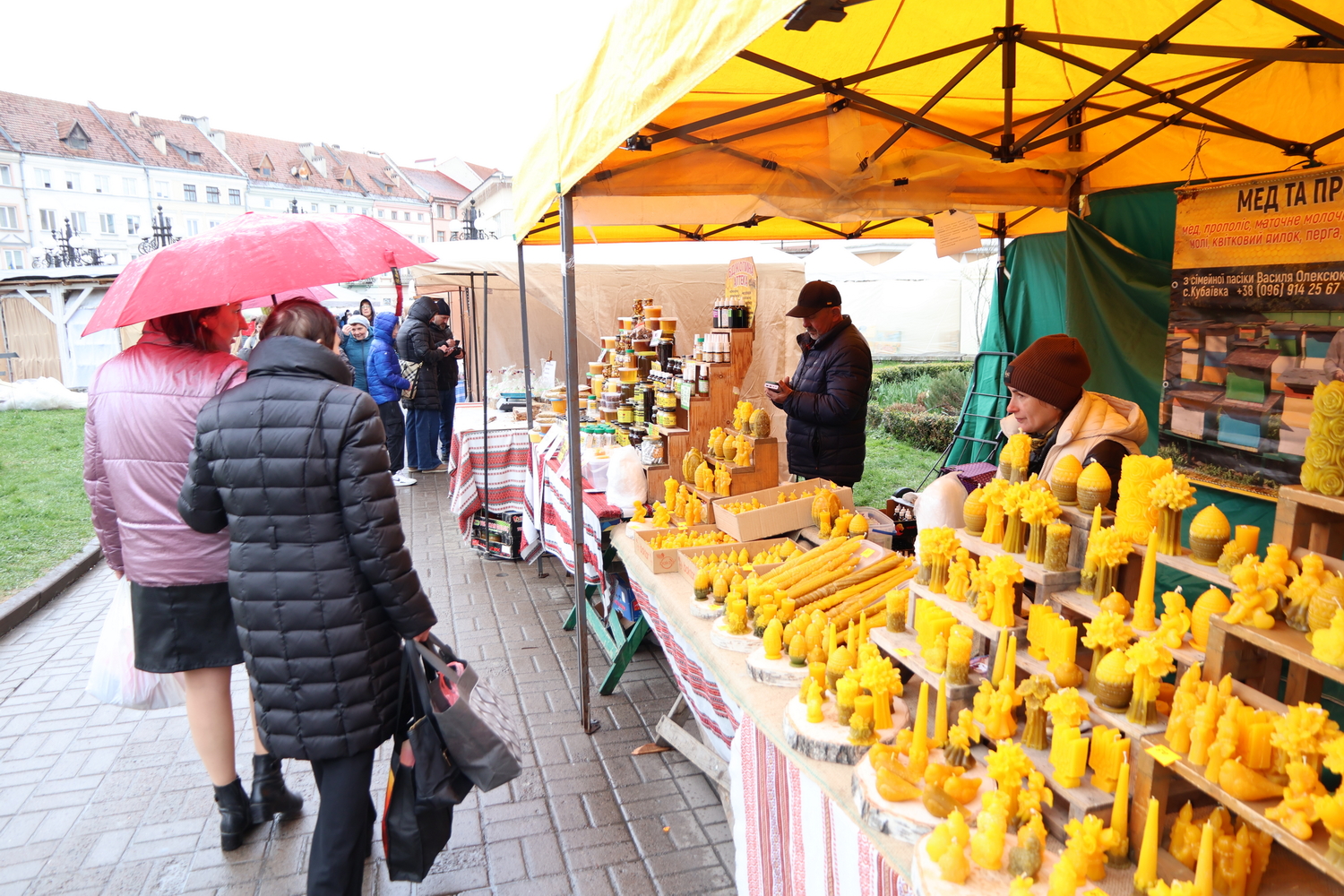 Люди Прикарпаття: на Великодньому ярмарку в Івано-Франківську (ФОТО) 16 IMG 0105 resize