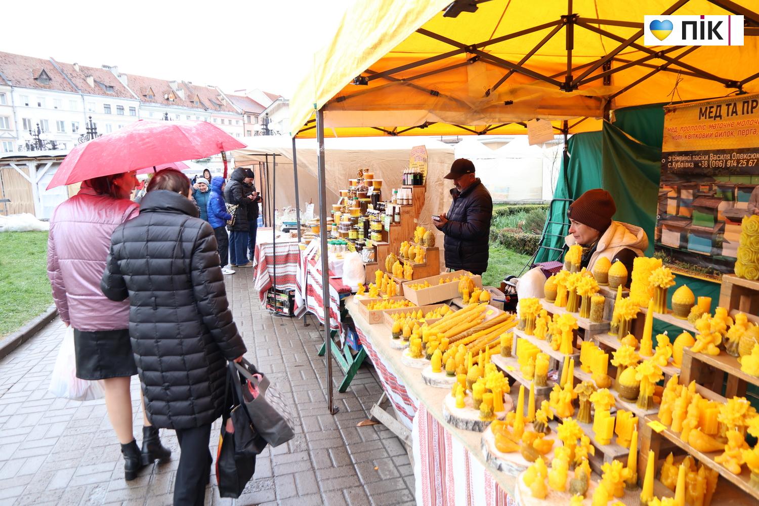 Люди Прикарпаття: на Великодньому ярмарку в Івано-Франківську (ФОТО) 16 IMG 0105 resize
