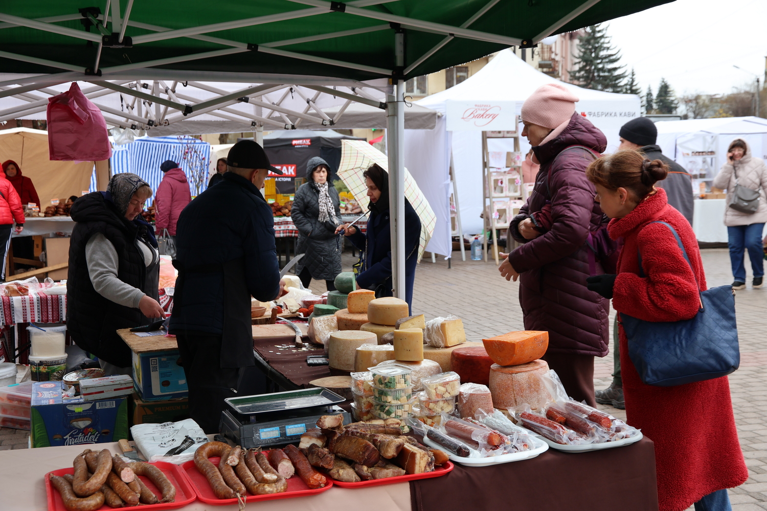 Люди Прикарпаття: на Великодньому ярмарку в Івано-Франківську (ФОТО) 10 IMG 0141 resize