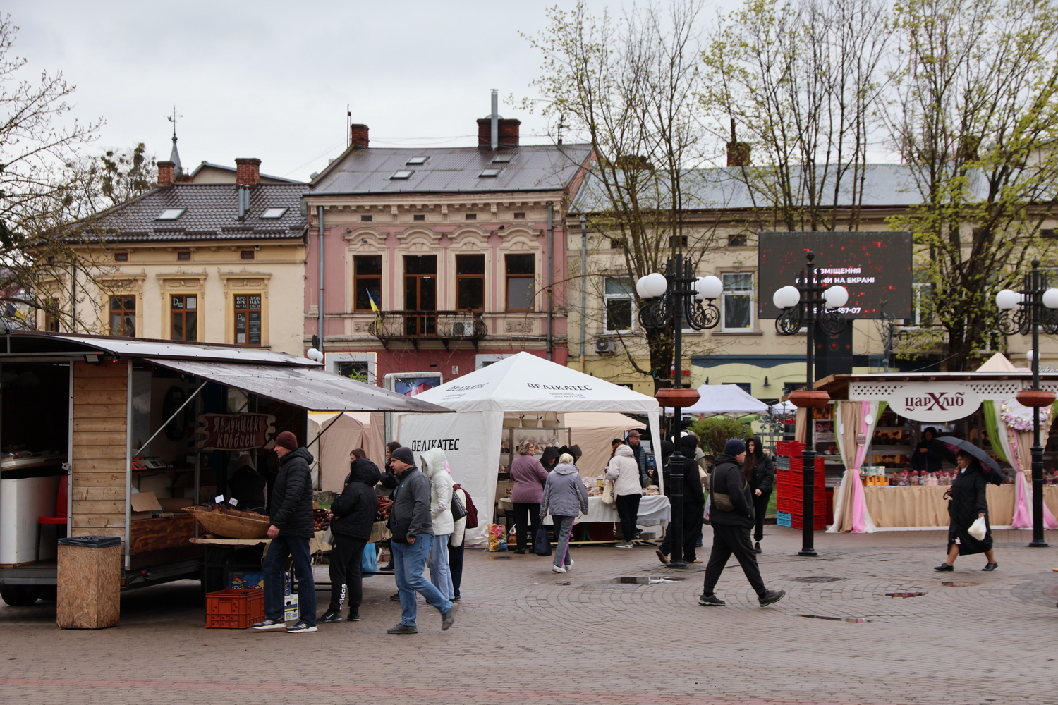 Люди Прикарпаття: на Великодньому ярмарку в Івано-Франківську (ФОТО) 27 IMG 0176 resize