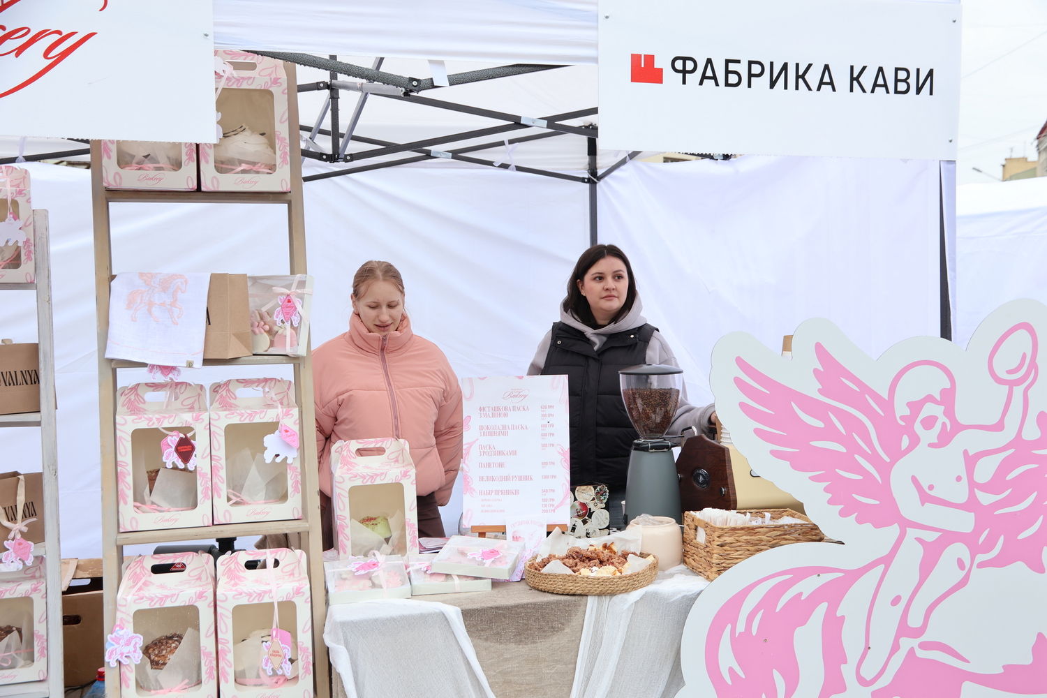 Люди Прикарпаття: на Великодньому ярмарку в Івано-Франківську (ФОТО) 3 IMG 0199 resize