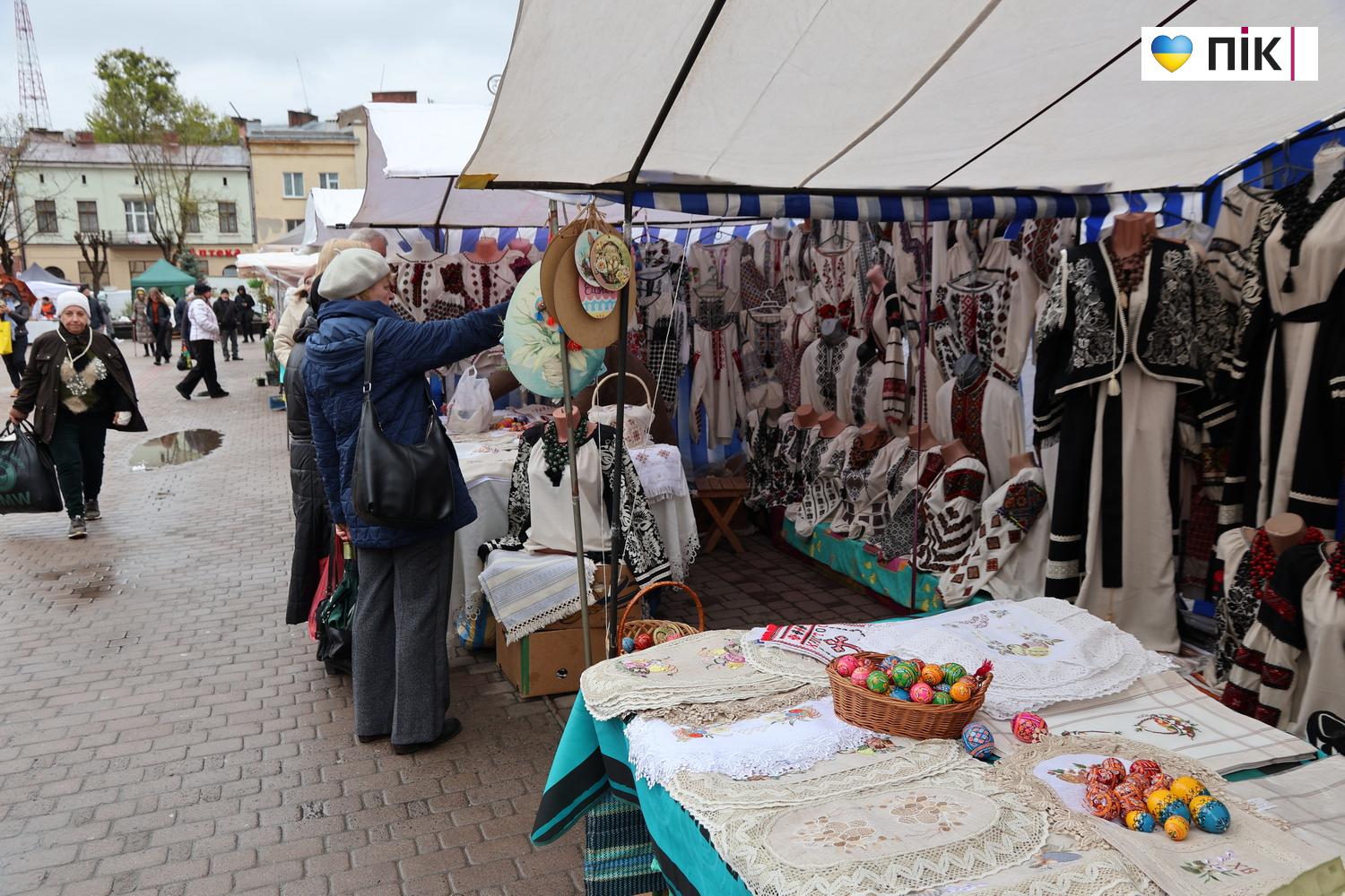 Люди Прикарпаття: на Великодньому ярмарку в Івано-Франківську (ФОТО) 11 IMG 0217 resize