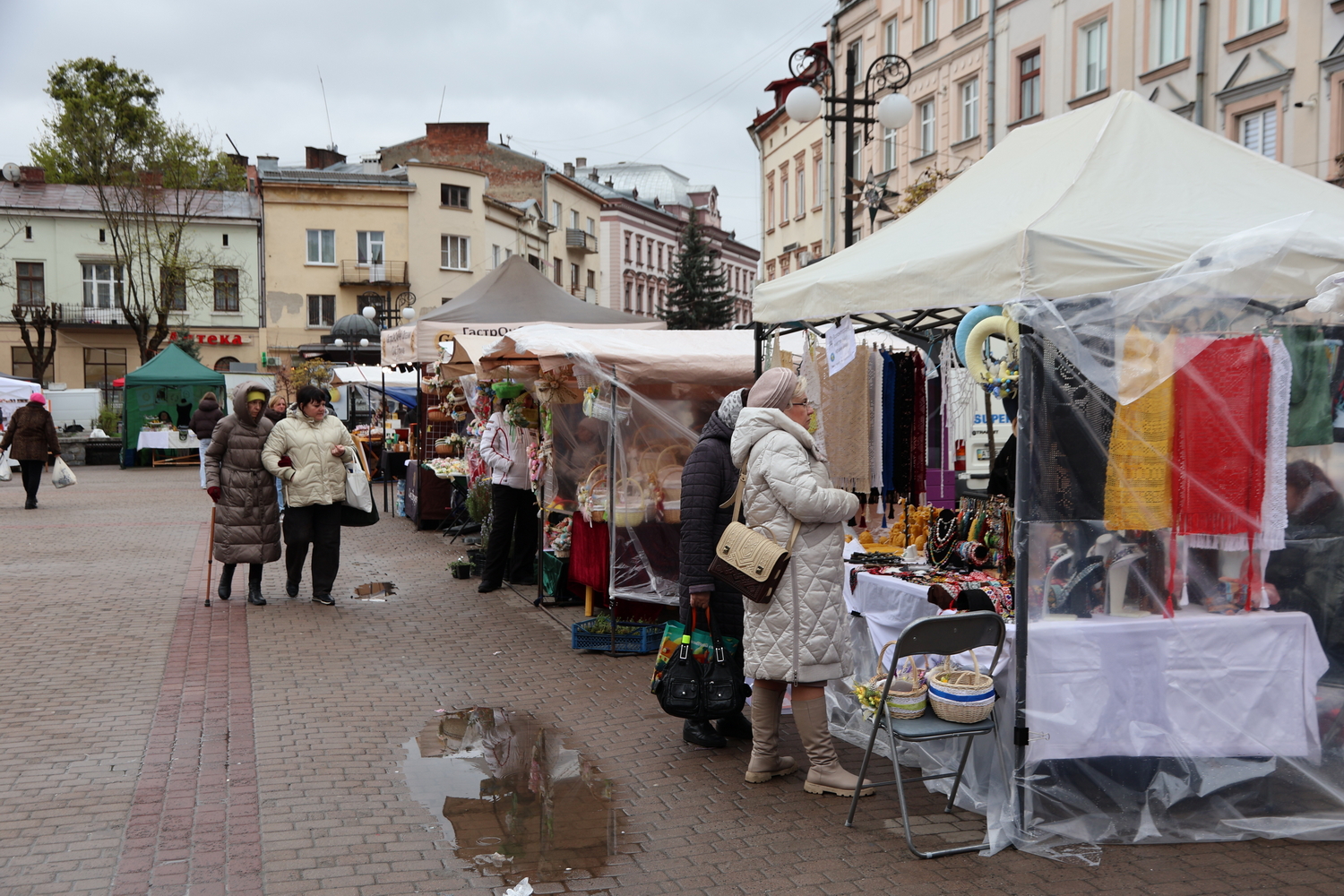 Люди Прикарпаття: на Великодньому ярмарку в Івано-Франківську (ФОТО) 20 IMG 0226 resize