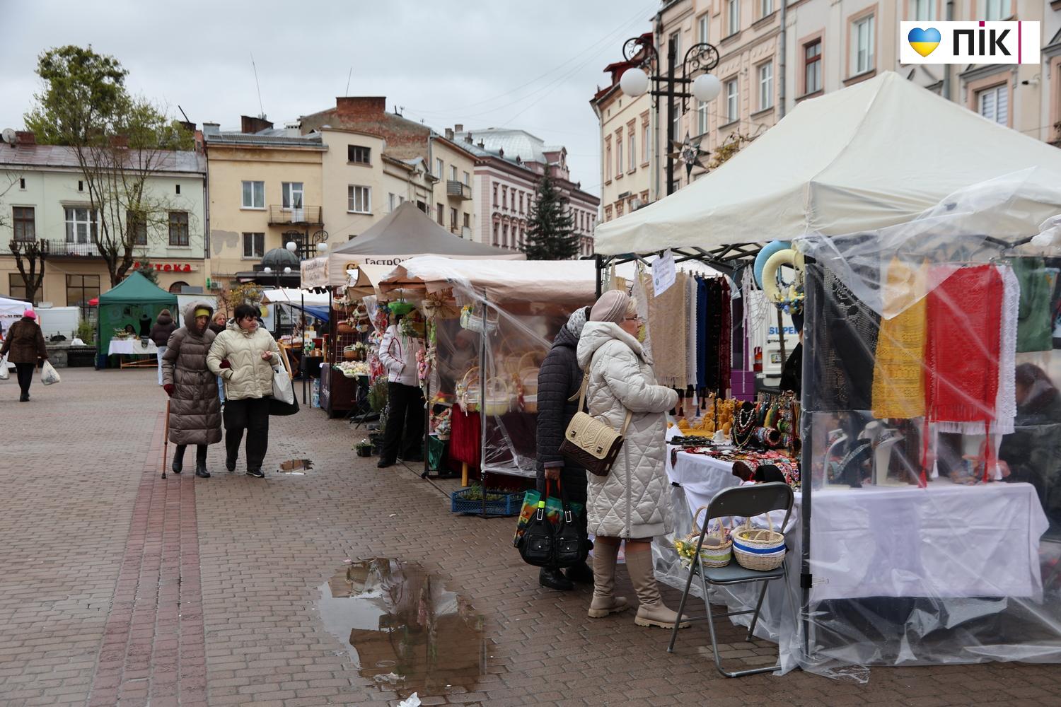 Люди Прикарпаття: на Великодньому ярмарку в Івано-Франківську (ФОТО) 20 IMG 0226 resize