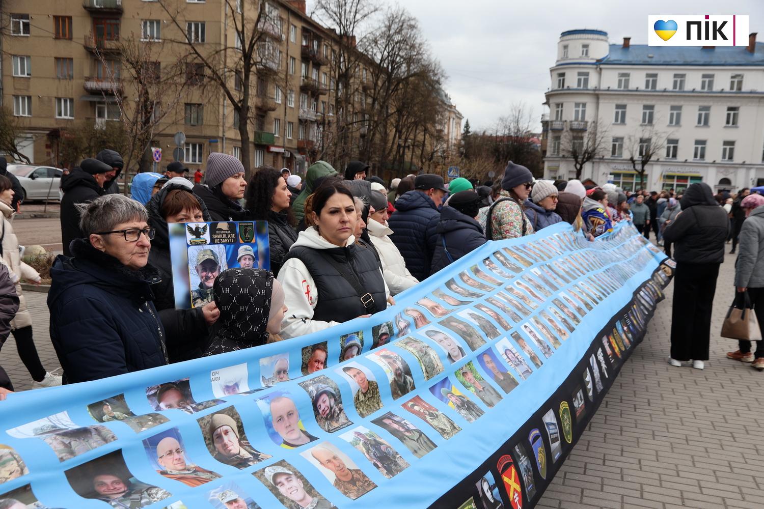 У Франківську на Алеї віри і надії відкрили ще 199 портретів зниклих безвісти чи полонених захисників (ФОТО) 30 IMG 9780 novyj razmer