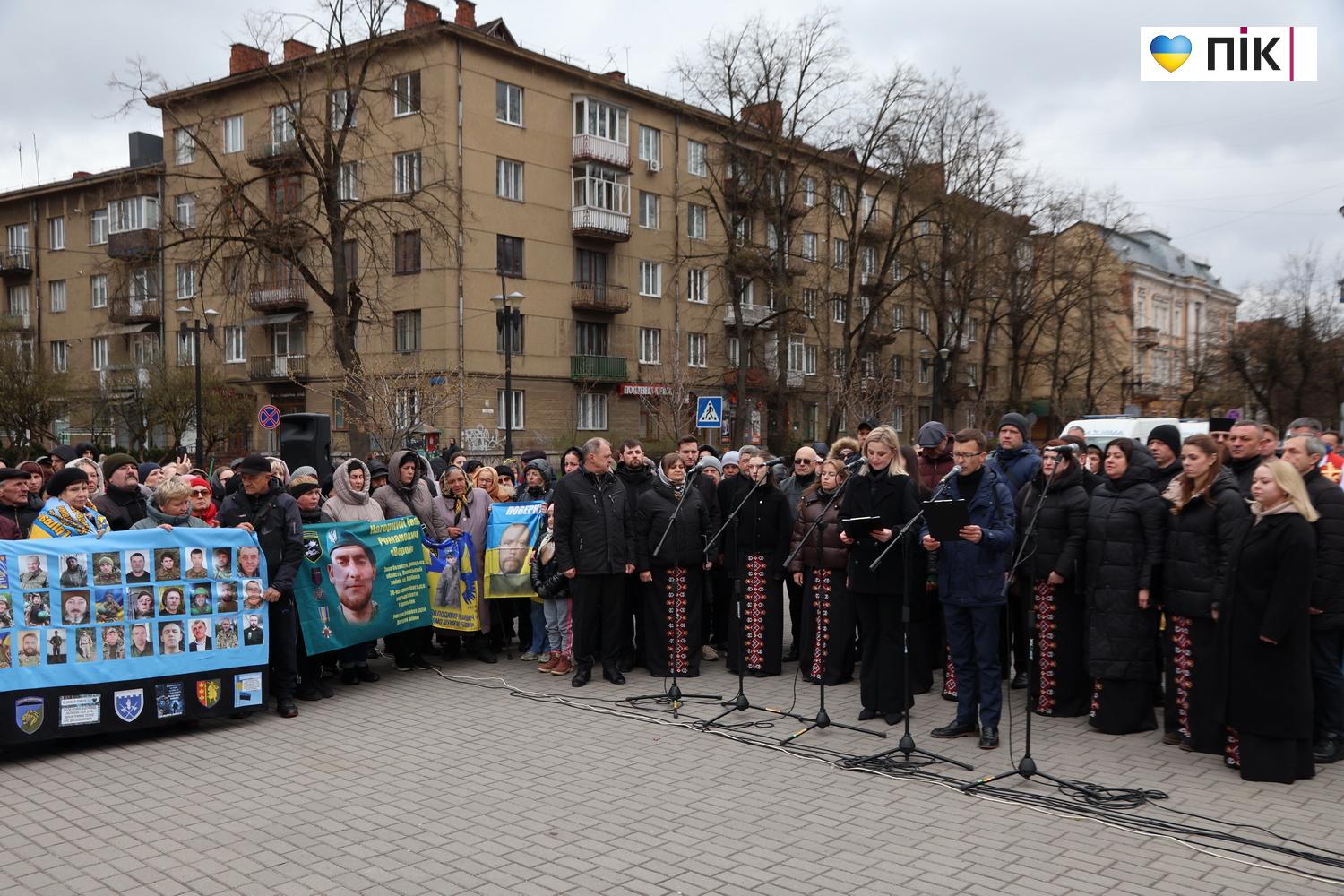 У Франківську на Алеї віри і надії відкрили ще 199 портретів зниклих безвісти чи полонених захисників (ФОТО) 32 IMG 9793 novyj razmer