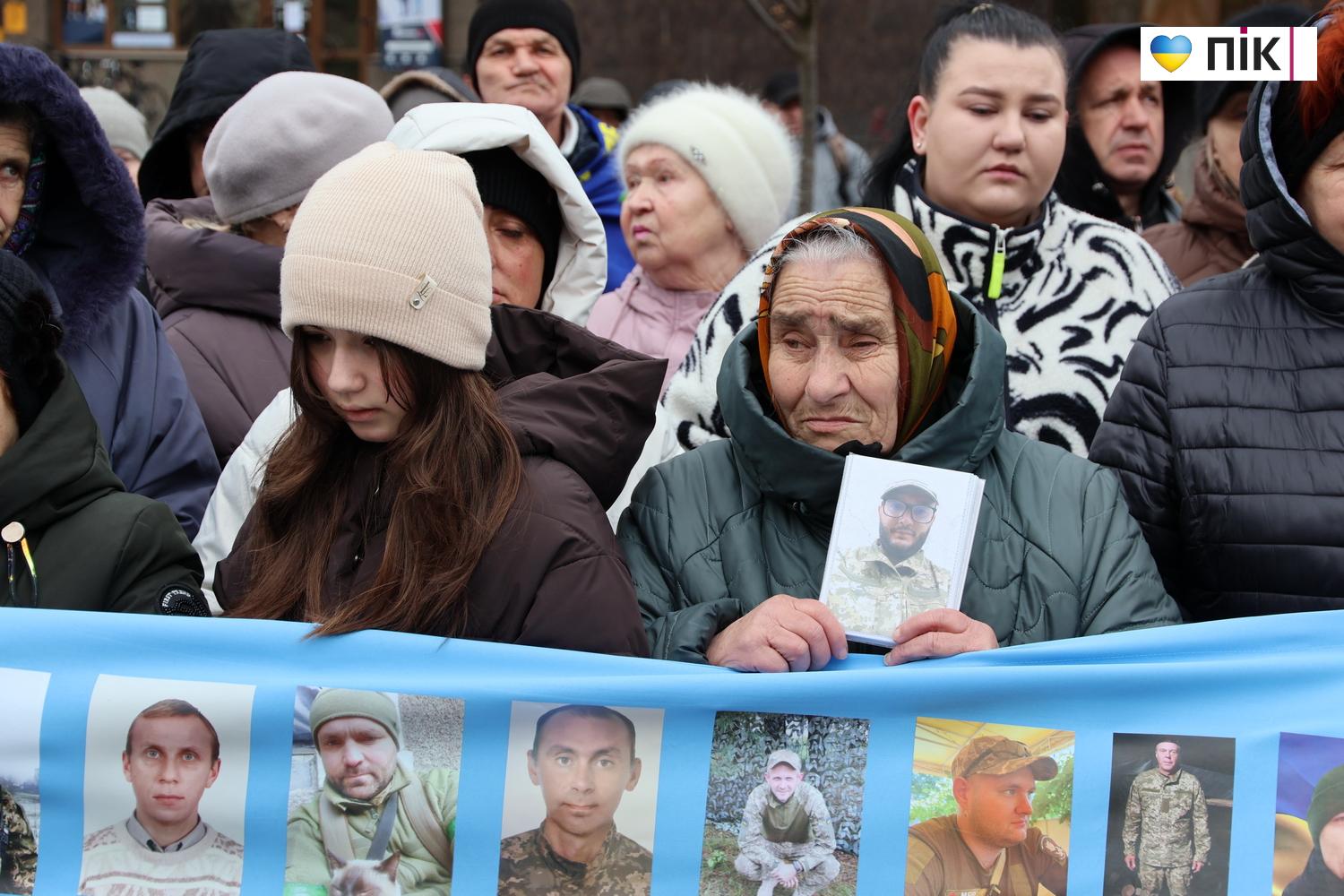 У Франківську на Алеї віри і надії відкрили ще 199 портретів зниклих безвісти чи полонених захисників (ФОТО) 35 IMG 9811 novyj razmer