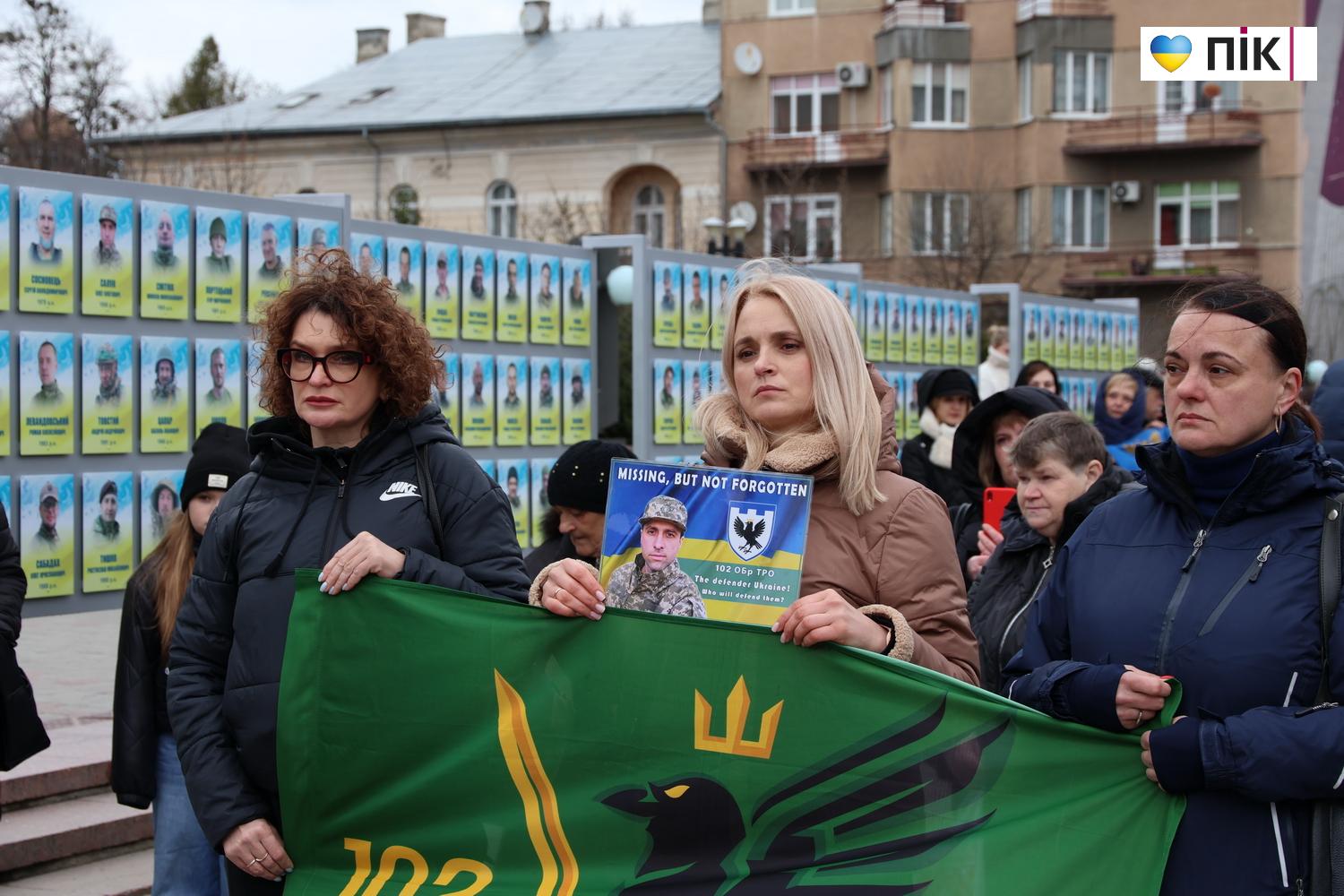 У Франківську на Алеї віри і надії відкрили ще 199 портретів зниклих безвісти чи полонених захисників (ФОТО) 39 IMG 9840 novyj razmer