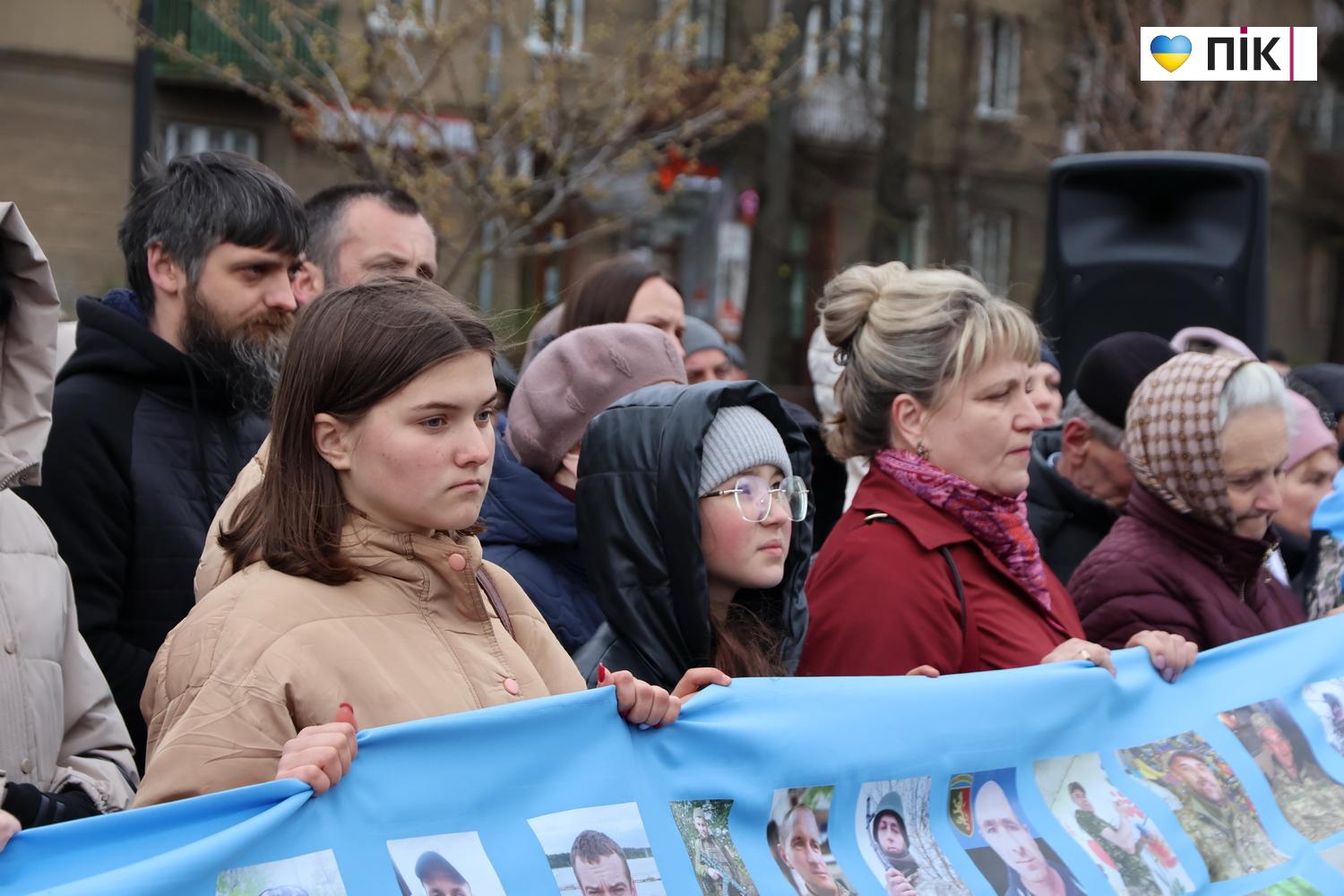 У Франківську на Алеї віри і надії відкрили ще 199 портретів зниклих безвісти чи полонених захисників (ФОТО) 2 IMG 9866 novyj razmer
