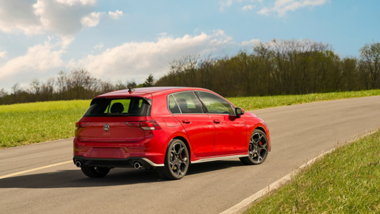 Які машини найчастіше купують українці: перелік 3 VW NGW6 Showroom MY26GolfGTI hatchback