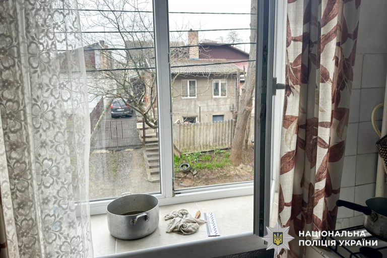 У Рівному під час миття вікон випала пенсіонерка 8 photo 2026 04 01 10 34 38