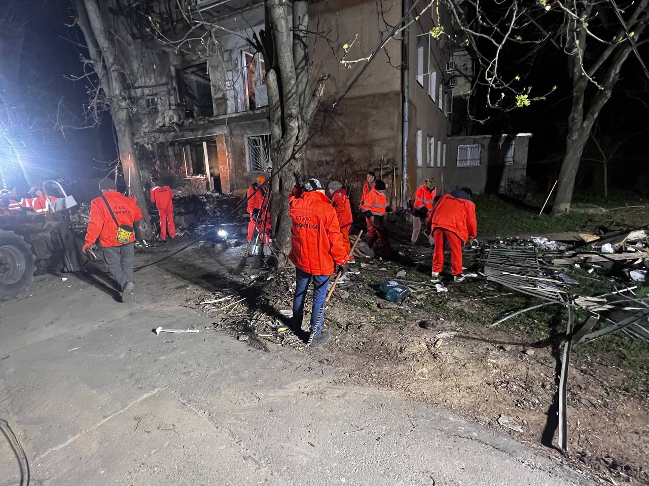 росія вночі атакувала Одесу: пожежі в місті, є поранені (ФОТО) 3 photo 2026 04 05 06 32 06