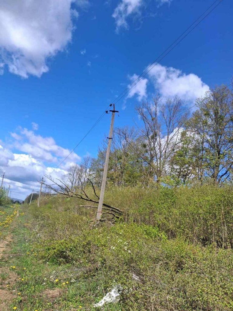 На Прикарпатті без світла 23 населені пункти, ще понад 20 - частково 10 photo 2026 04 26 13 15 01