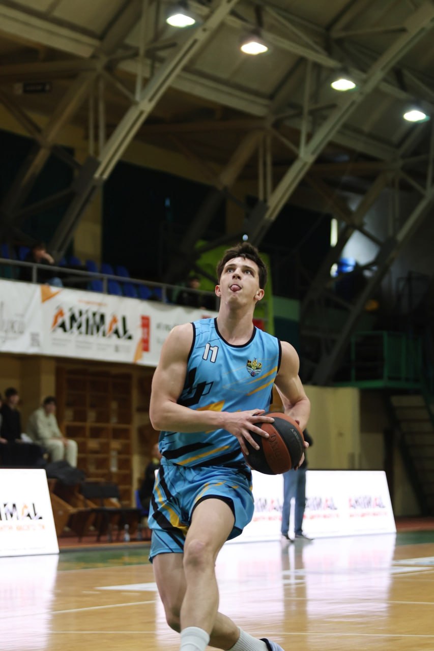 photo 5370664997026993648 y