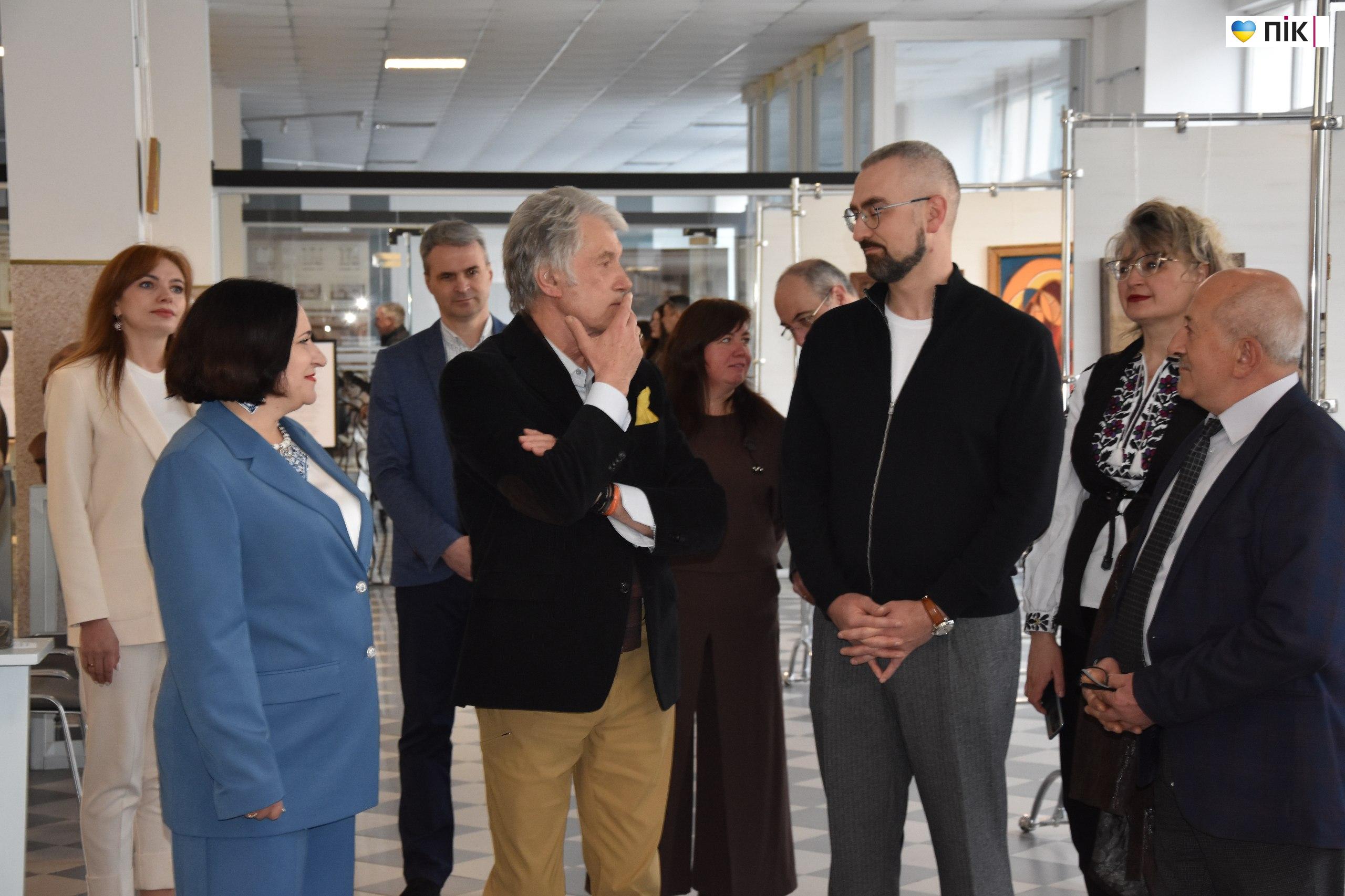 "Вам вранці сьогодні хто-небудь казав, що ви найкращі" – Ющенко у Франківську 5 photo 5404679810866419260 w