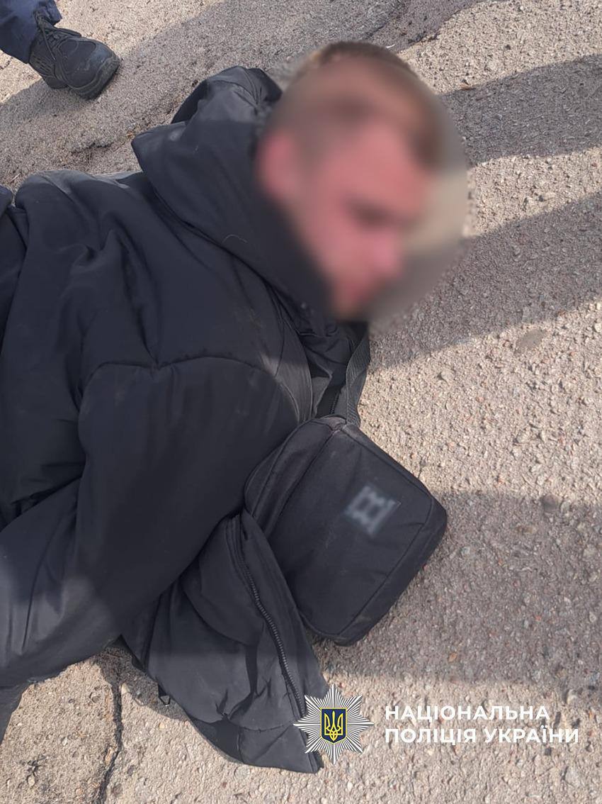 photo 5415867878549951795 y