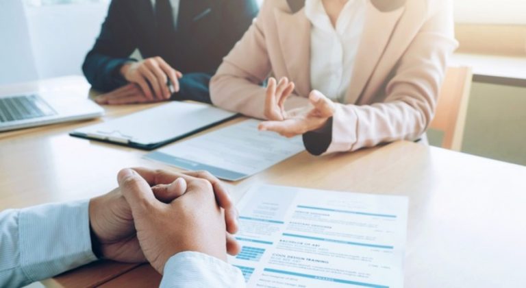 Як Франківська служба зайнятості допомагає знайти бізнесу працівників, а людям - роботу