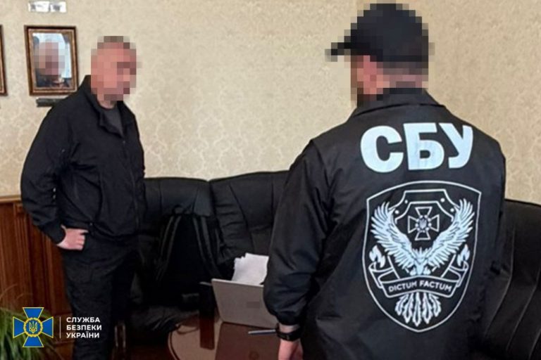 Начальника поліції Франківщини та його заступника взяли під варту з правом внесення застави 2 5219775653387901538 1