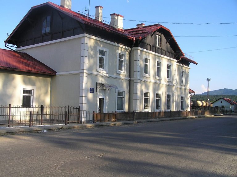 У Надвірній зупинятиметься більше пасажирських поїздів 15 687030672 1445925607359964 7130677675927071192 n