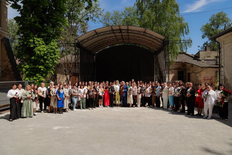 На Прикарпатті 94 жінки отримали звання «Мати-героїня» (ФОТО) 12 На Прикарпатті 94 жінки отримали звання «Мати-героїня» (ФОТО)