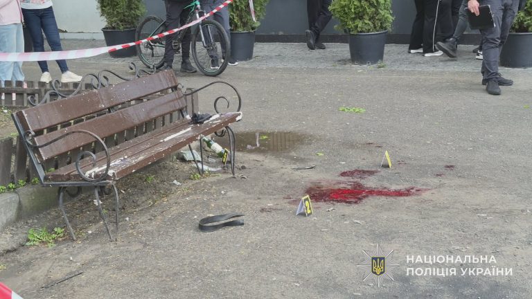 На Сумщині чоловік підірвав гранату: п'ятеро людей поранені (ФОТО) 10 На Сумщині чоловік підірвав гранату: п'ятеро людей поранені (ФОТО)