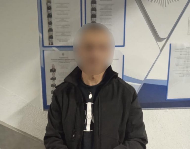 Львів'янин взяв у заручники дівчинку, коли побачив ТЦК 9 Львів'янин взяв у заручники дівчинку, коли побачив ТЦК