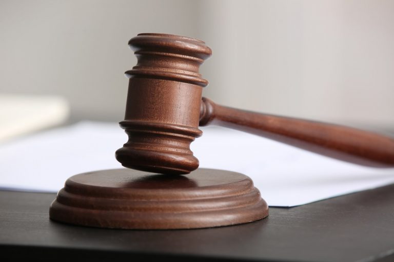 У Франківську оштрафували матір хлопчика, який побив дитину у дворі 5 7