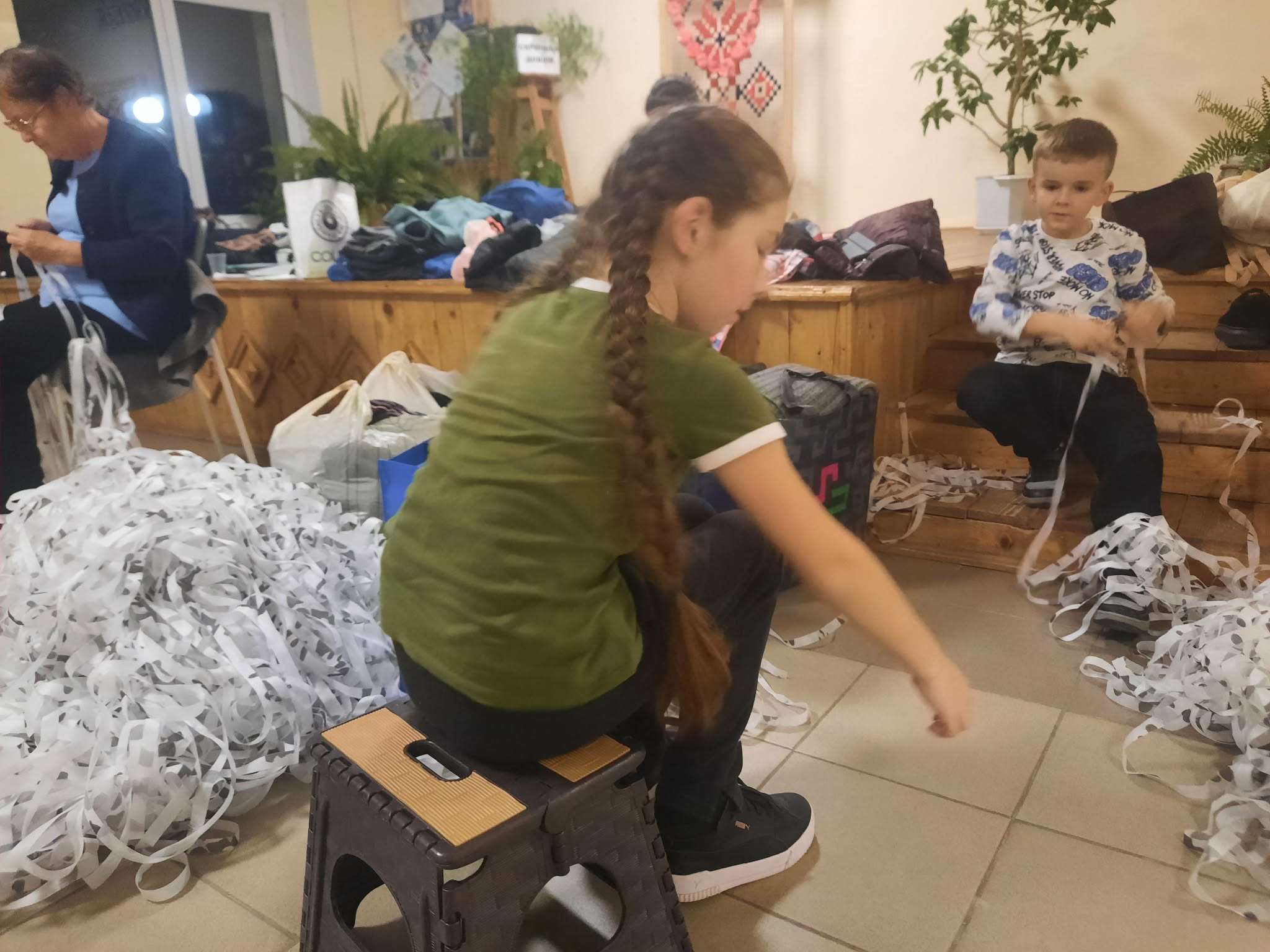 Зв’язані одним кодом: як “Ямницькі маскувальні феї” вишивають захист (ФОТО) 12 701487099 1026512206620845 6247193472506572957 n
