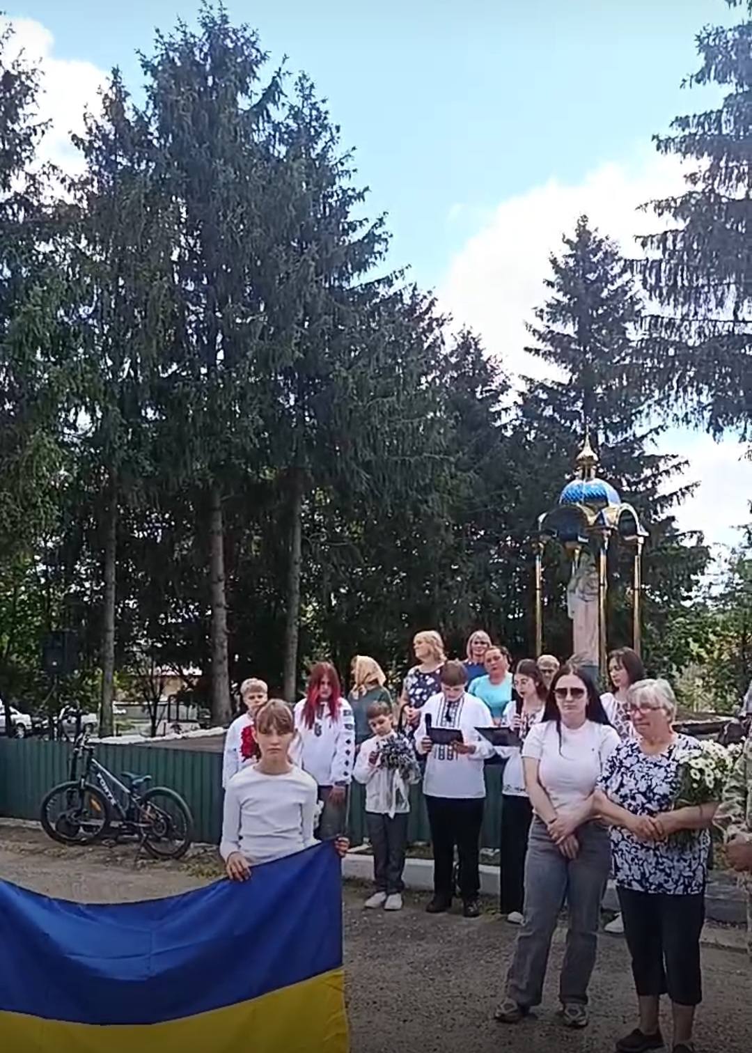 На Городенківщині зустріли звільненого з полону захисника Юрія Микитчука (ФОТО) 2 703880538 1305001035172057 5982948010010319029 n