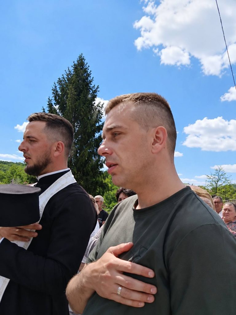 На Городенківщині зустріли звільненого з полону захисника Юрія Микитчука (ФОТО) 6 На Городенківщині зустріли звільненого з полону захисника Юрія Микитчука (ФОТО)
