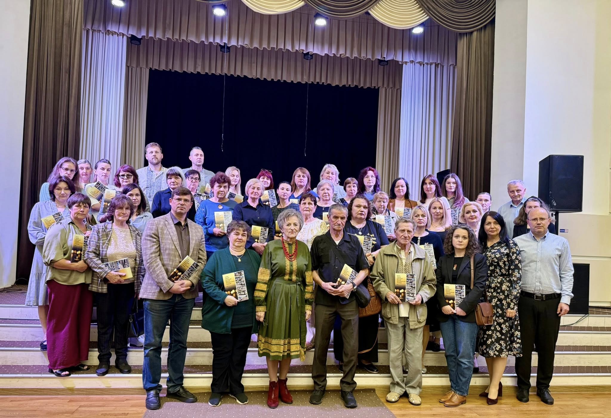 У Калуші презентували перший том «Книги пам’яті громади» про полеглих захисників (ФОТО) 7 704099296 1025622496655917 3637610443118676301 n
