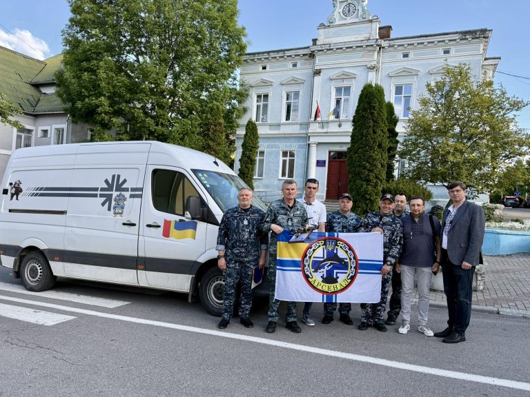 Від Бельгії до Очакова: для військових ВМС передали автомобіль за підтримки волонтерів Калущини 8 706055006 1029615852923248 4155667833064645760 n