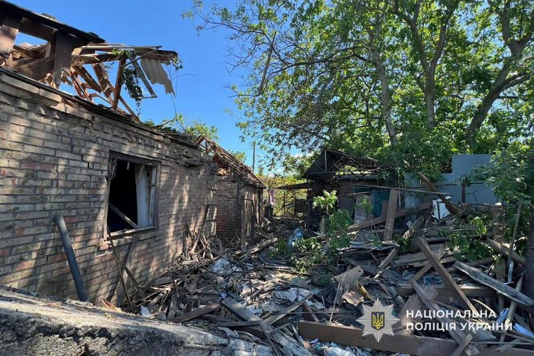 росіяни вдарили по Марганцю: серед поранених - жінка та її шестеро дітей (ФОТО) 3 708270970 1780665219579290 4627494320824906814 n