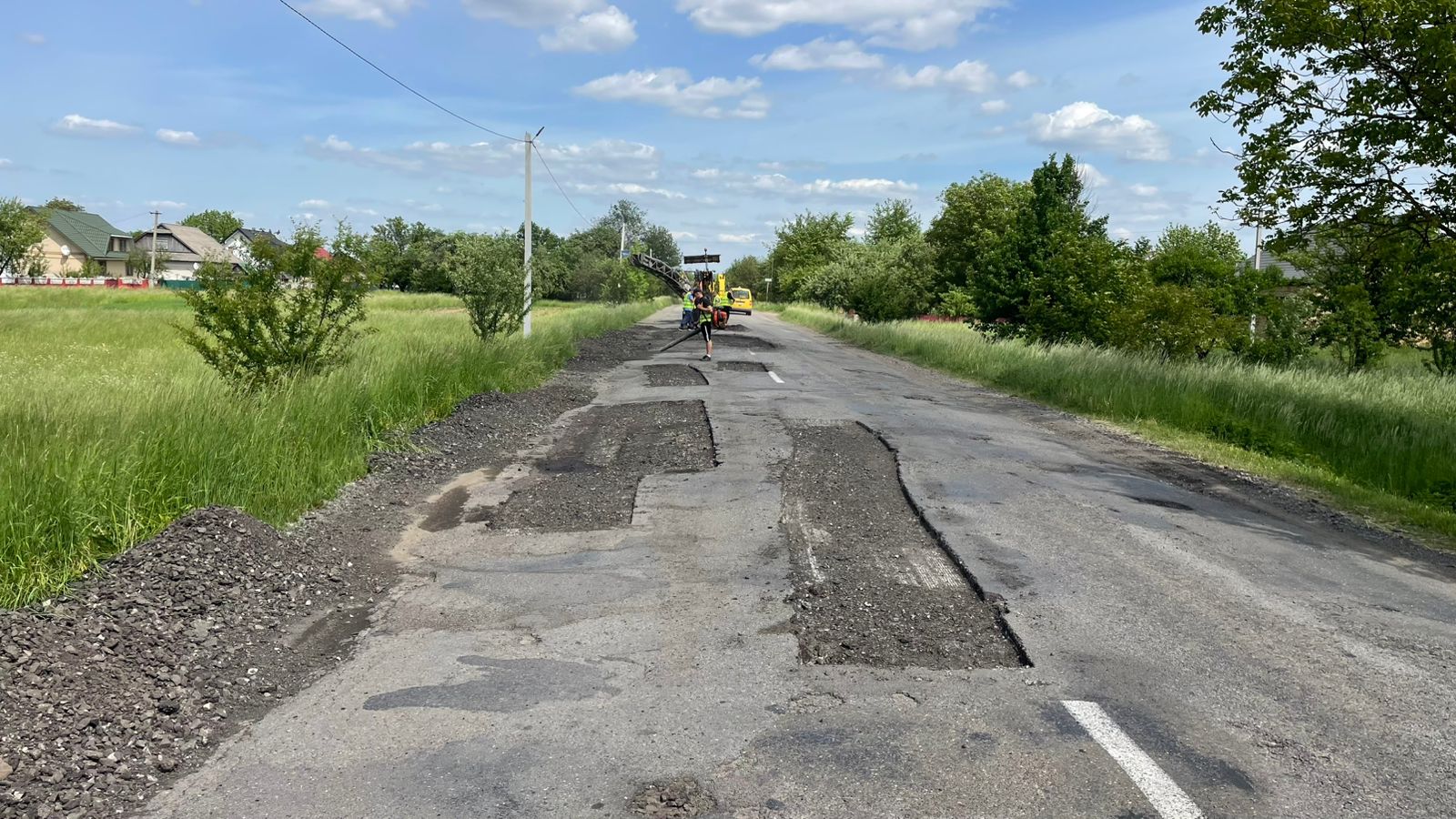 На Прикарпатті ремонтують дорогу Делятин – Раківчик 2 708271283 1287570156869605 125997222931806026 n