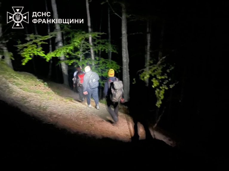У горах Прикарпаття туристу стало зле: на допомогу прийшли рятувальники 9 708951905 1290795783209782 6561757894788144019 n