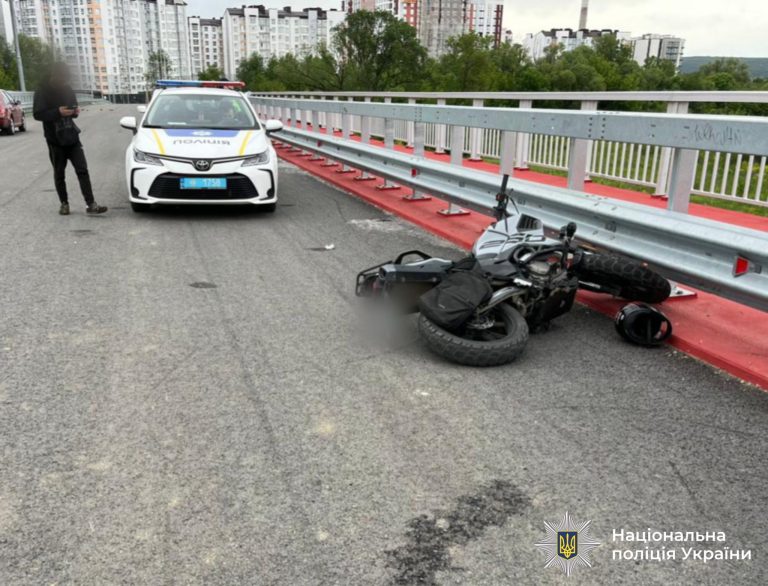 Поліція розповіла деталі ДТП на новому мості в Івано-Франківську (ФОТО) 5 710781996 998644892809740 6696161826068192800 n