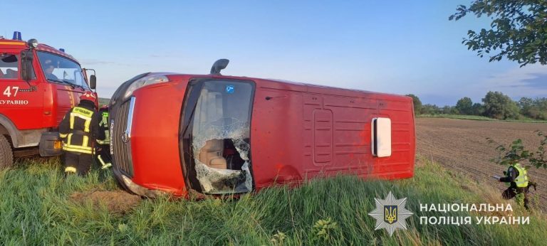 На Львівщині перекинувся мікроавтобус: загинула жителька Прикарпаття (ФОТО) 7 710816452 1432968295541604 7158667923942566897 n