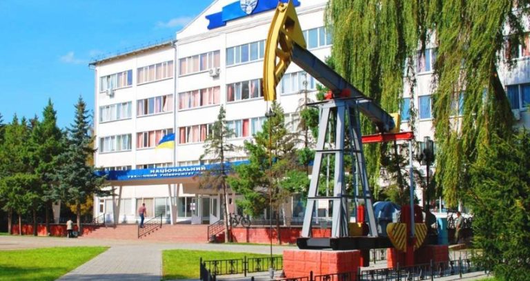 Комп’ютерні та енергоефективні технології: ІФНТУНГ запрошує абітурієнтів на сучасні освітні програми 3 DSC 0