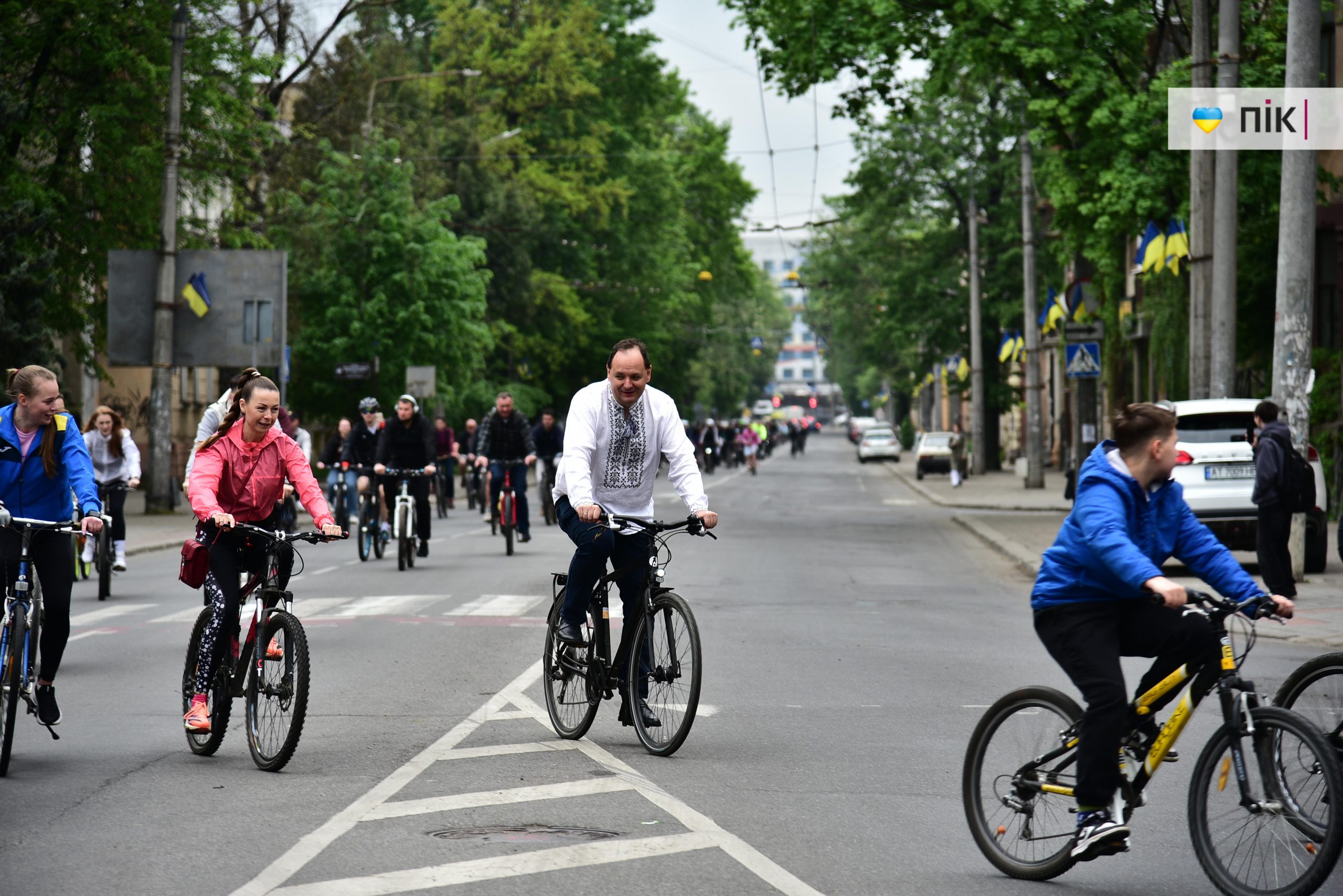 В Івано-Франківську відбувся благодійний велопробіг: як це було (ФОТОРЕПОРТАЖ) 33 DSC 9650 scaled