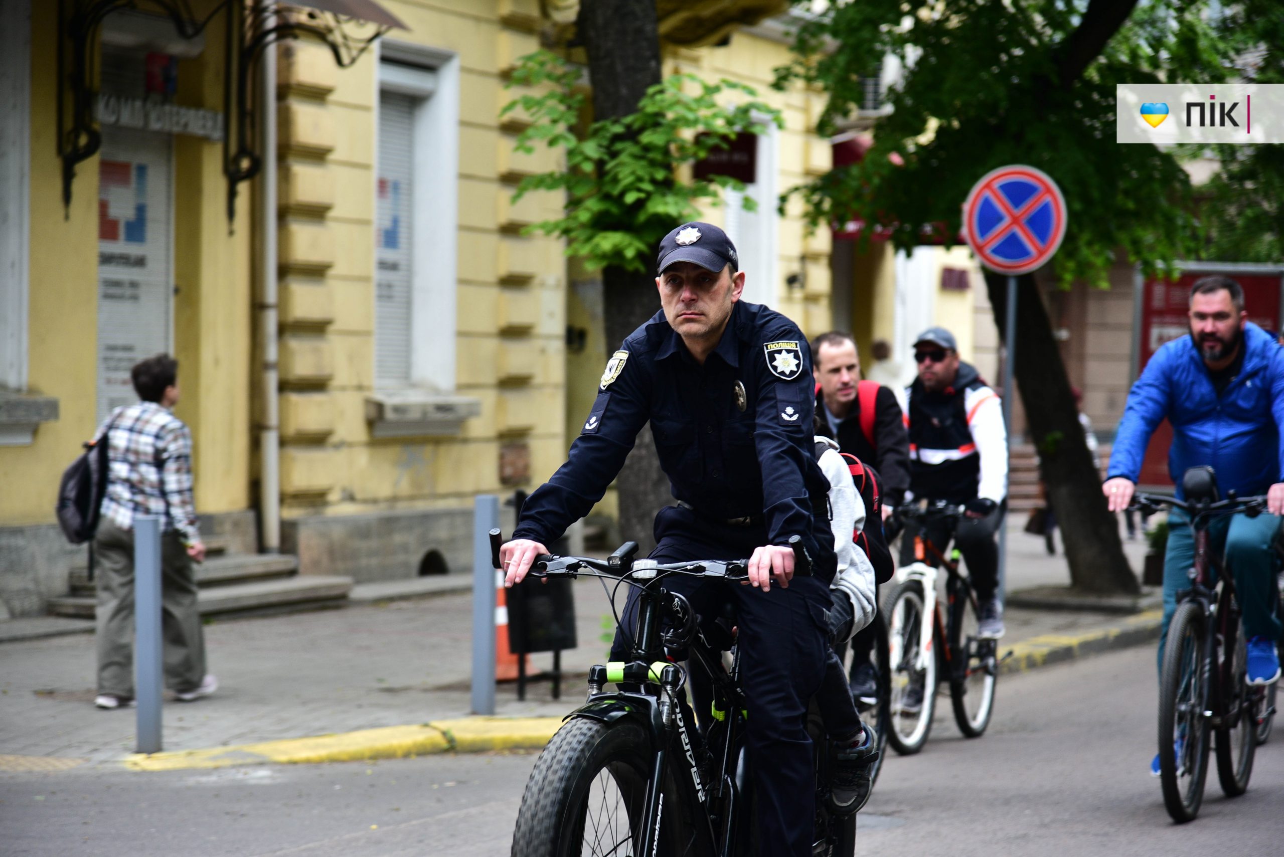 В Івано-Франківську відбувся благодійний велопробіг: як це було (ФОТОРЕПОРТАЖ) 40 DSC 9696 scaled