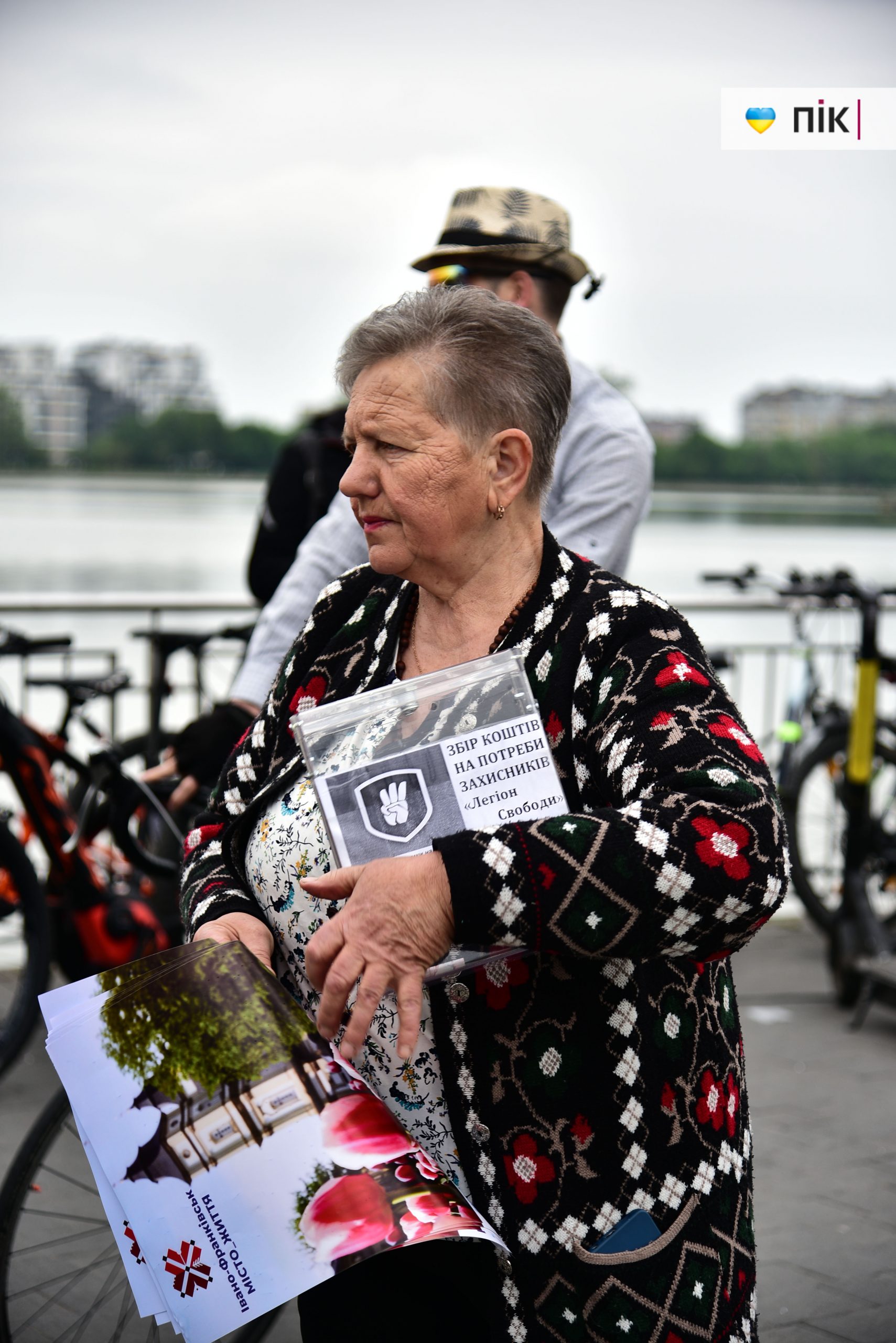 В Івано-Франківську відбувся благодійний велопробіг: як це було (ФОТОРЕПОРТАЖ) 23 DSC 9880 scaled