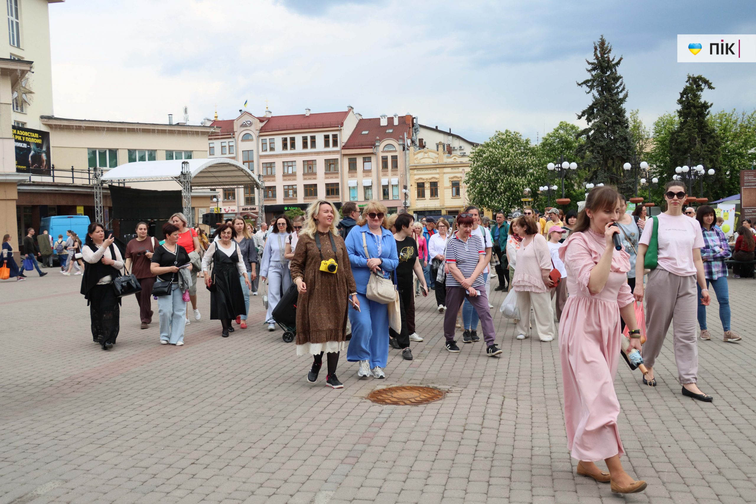 Івано-Франківськ в подіях та іменах: відбулася ретро-екскурсія для Дня міста (ФОТО) 28 IMG 1076 scaled
