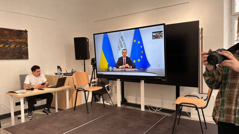 Міністр охорони здоров'я закликав громади Прикарпаття активніше шукати лікарів у села 14 IMG 20260509 155140 563
