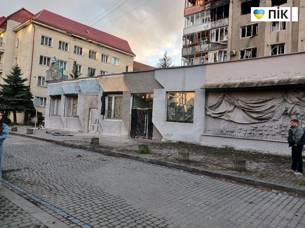 У Франківську після атаки вже 36 звернень за допомогою (ФОТОРЕПОРТАЖ) 7 IMG 20260513 203406 638